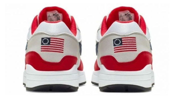 Nike retire un modèle frappé d'une ancienne version du drapeau américain, faisant référence à la période de l'esclavage - Crédit photo : © la1ere.francetvinfo.fr